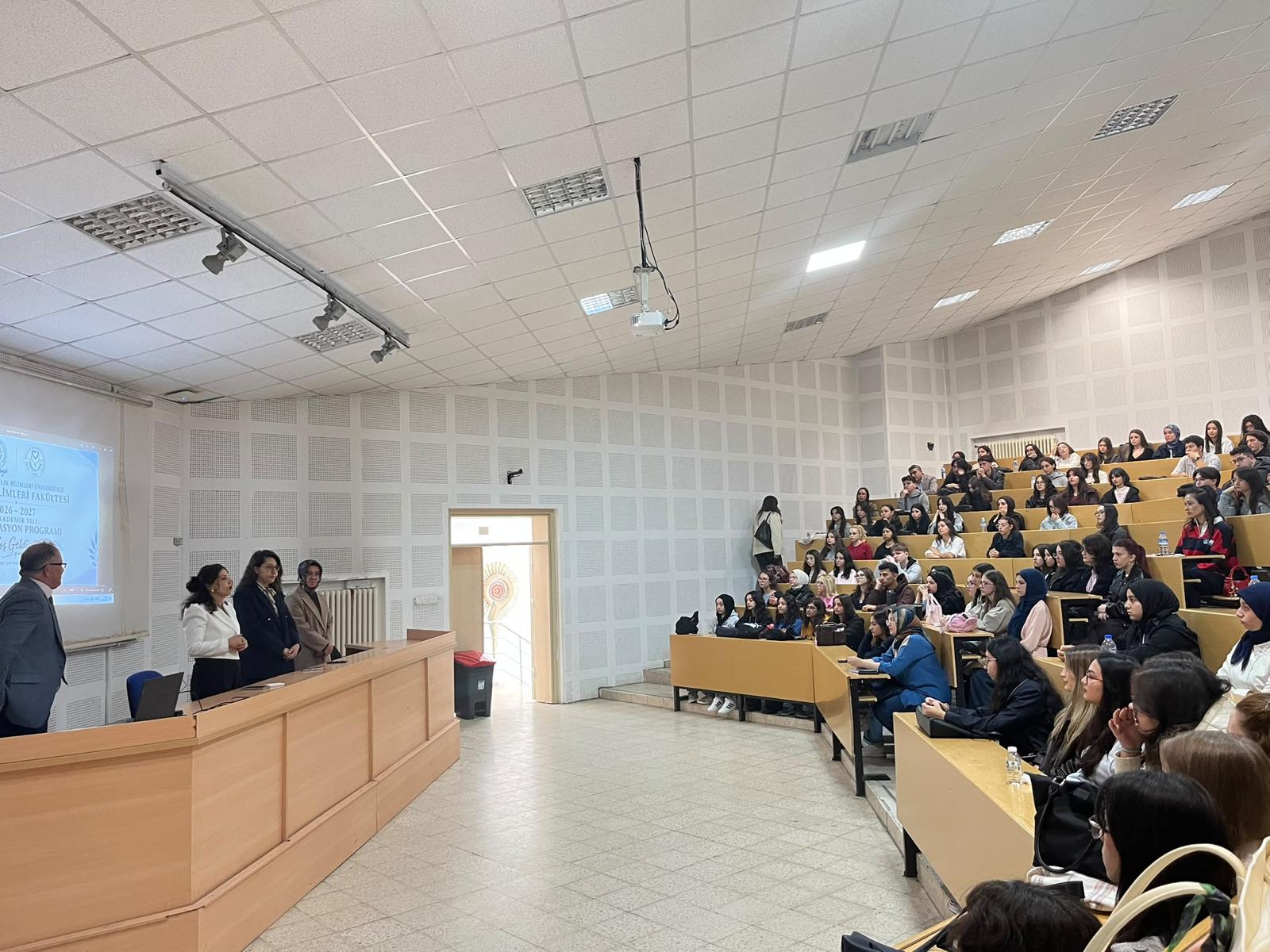 Fakültemizde Yeni Öğrencilere Yönelik Oryantasyon Programı Gerçekleştirildi - 10