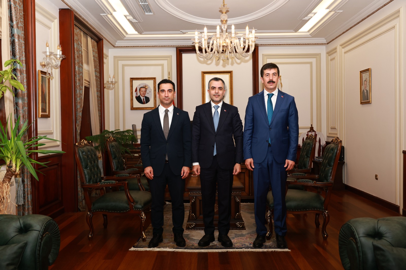 REKTÖR TEKİN’DEN ADALET BAKAN YARDIMCISINA ZİYARET
