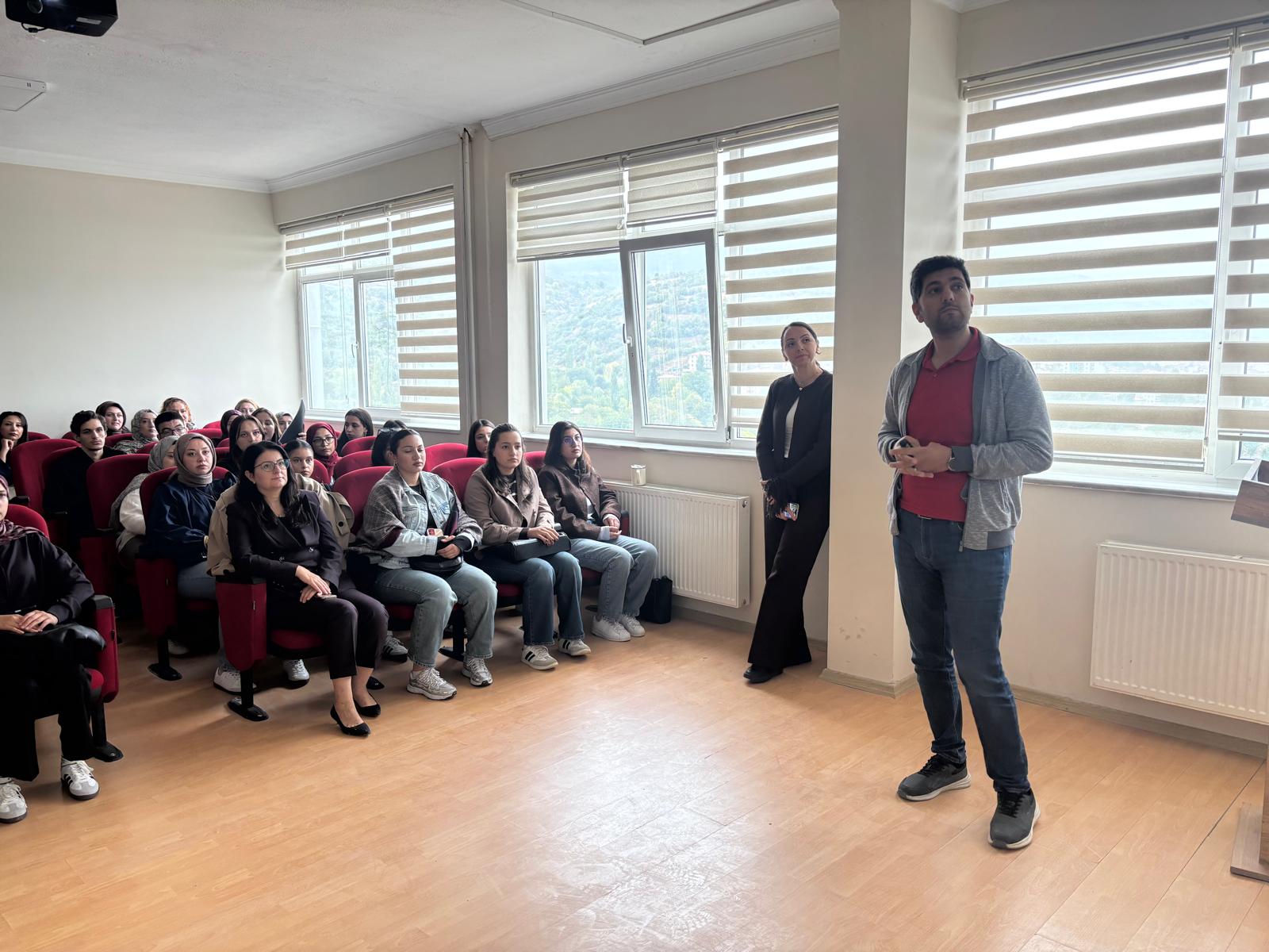 YENİ ÖĞRENCİLERİMİZ İÇİN ORYANTASYON PROGRAMI DÜZENLENDİ - 3