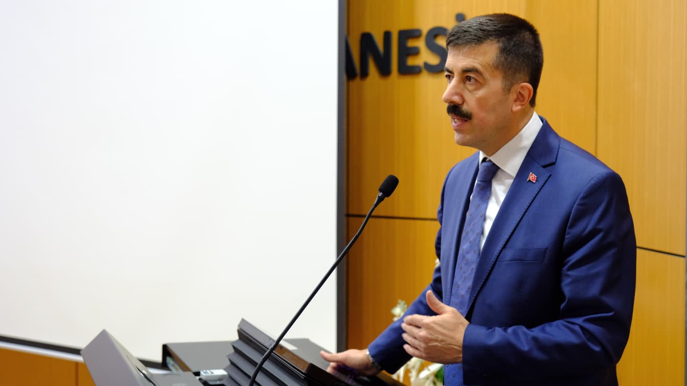 GÜLSÜM GÜRAL DİŞ HEKİMLİĞİ FAKÜLTESİNDE AKADEMİK KURUL VE DEĞERLENDİRME TOPLANTISI GERÇEKLEŞTİRİLDİ