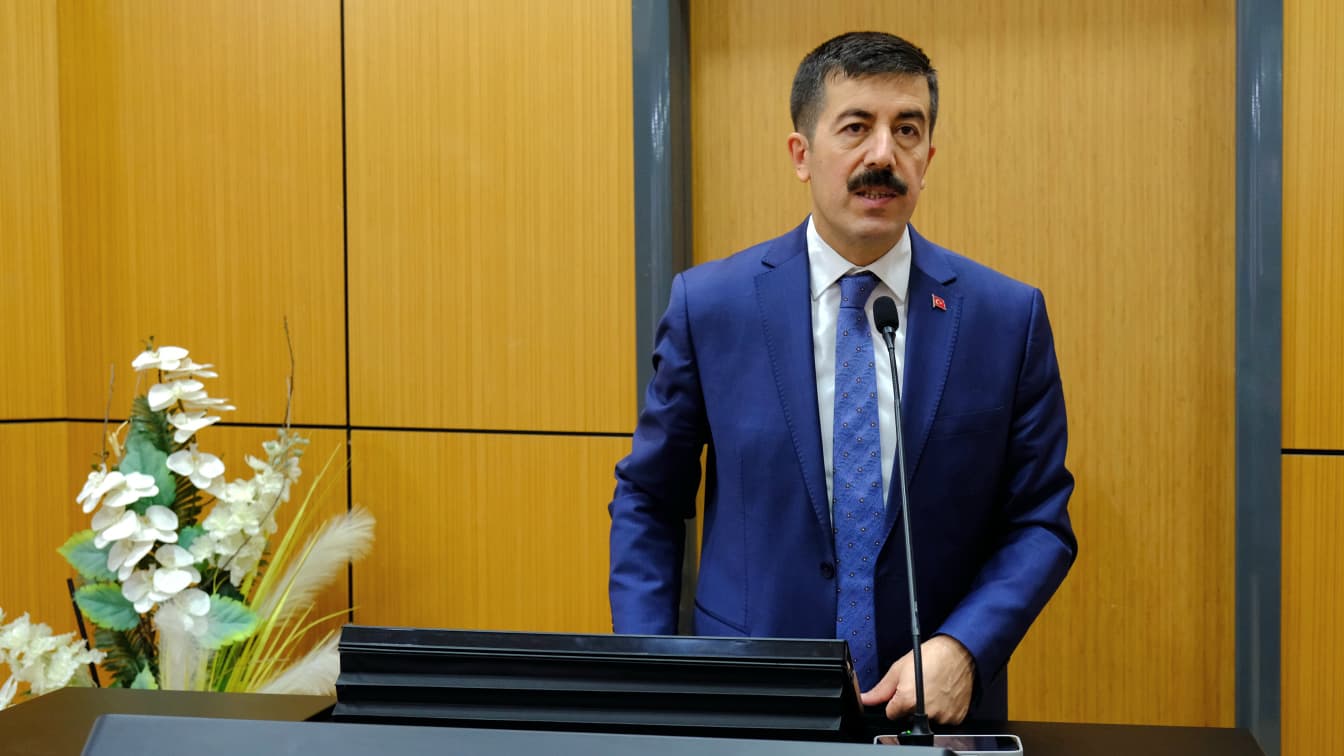 GÜLSÜM GÜRAL DİŞ HEKİMLİĞİ FAKÜLTESİNDE AKADEMİK KURUL VE DEĞERLENDİRME TOPLANTISI GERÇEKLEŞTİRİLDİ