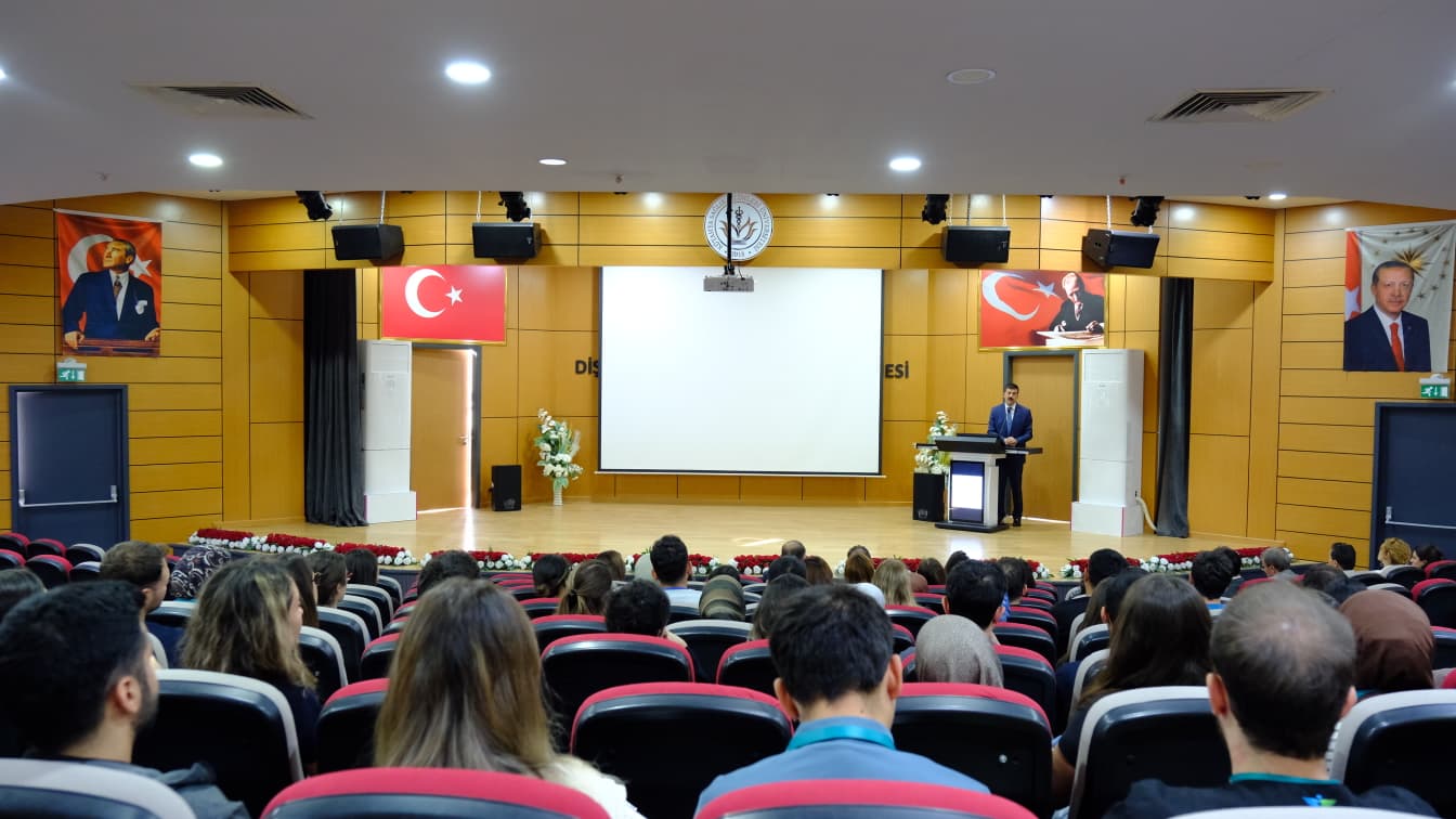 GÜLSÜM GÜRAL DİŞ HEKİMLİĞİ FAKÜLTESİNDE AKADEMİK KURUL VE DEĞERLENDİRME TOPLANTISI GERÇEKLEŞTİRİLDİ