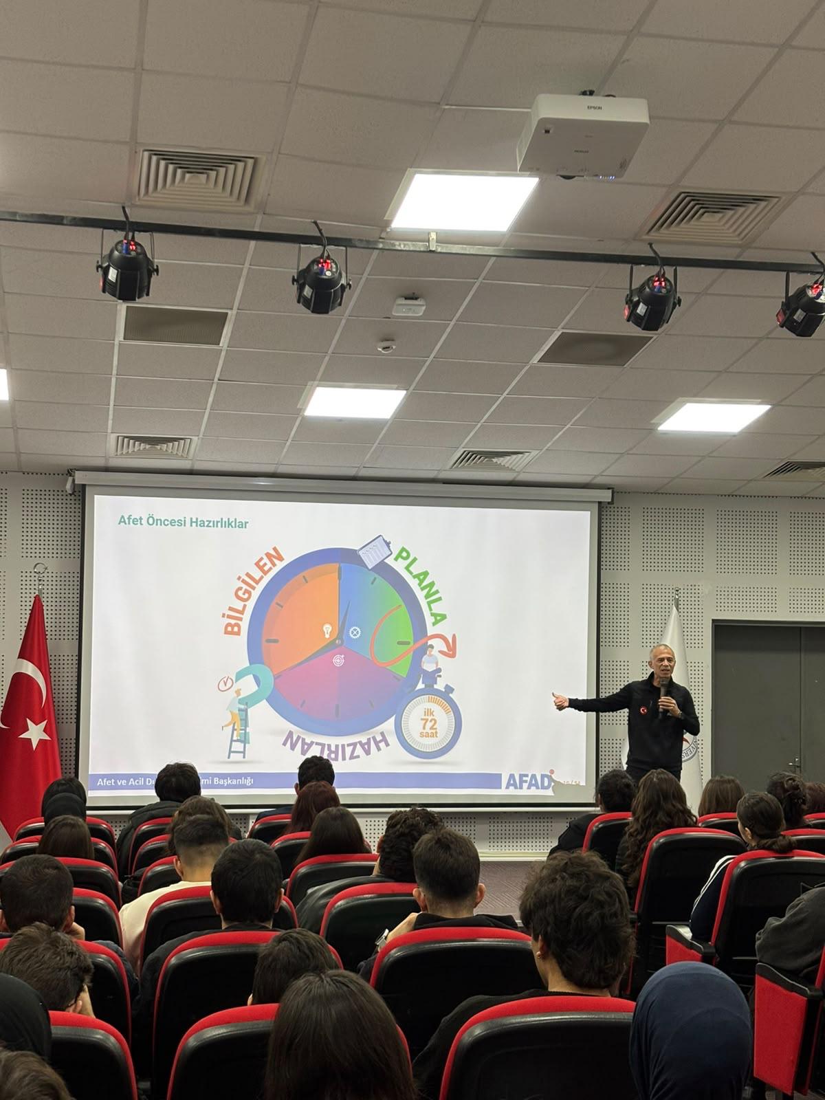 Fakültemizde “Afet Bilinci ve Gönüllülük” Eğitimi Gerçekleştirildi - 3