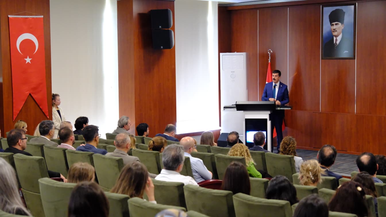 Kütahya Sağlık Bilimleri Üniversitesi (KSBÜ) Tıp Fakültesinde akademik kurul ve değerlendirme toplantısı, Hekim Sinan Konferans Salonu’nda gerçekleştirildi. - 6