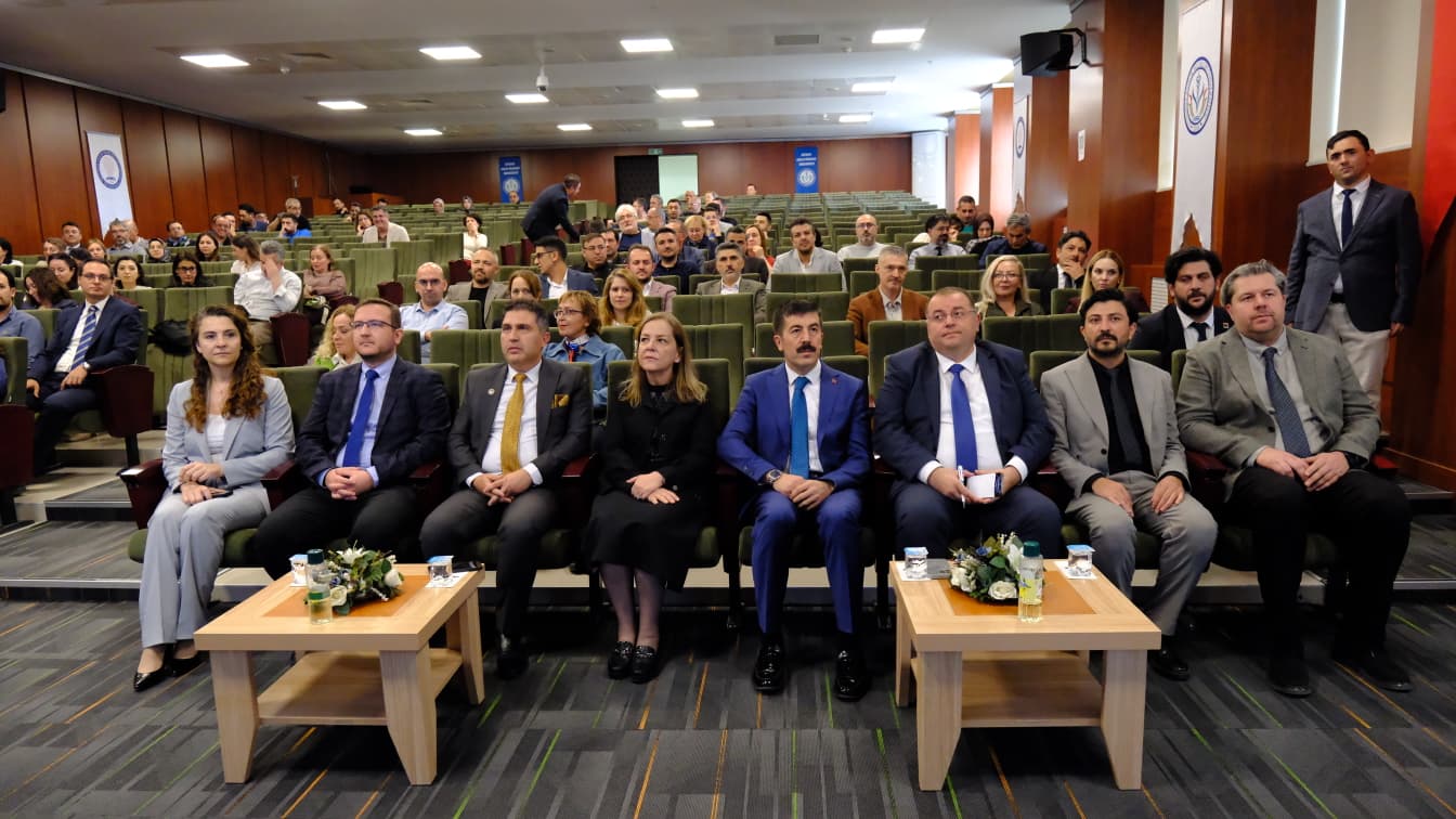 Kütahya Sağlık Bilimleri Üniversitesi (KSBÜ) Tıp Fakültesinde akademik kurul ve değerlendirme toplantısı, Hekim Sinan Konferans Salonu’nda gerçekleştirildi. - 9