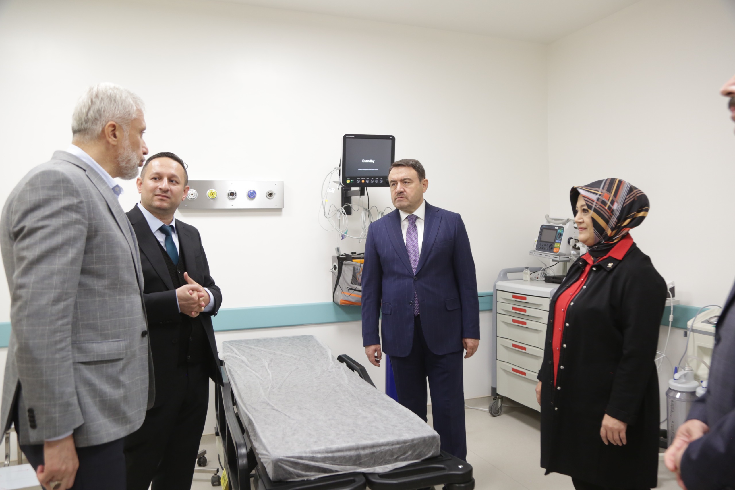 REKTÖRÜMÜZ, ÇAVDARHİSAR İLÇE DEVLET HASTANESİ AÇILIŞINA KATILDI