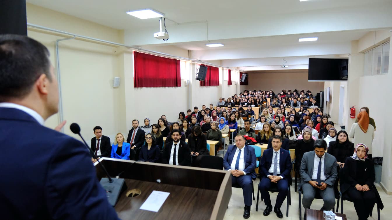 GEDİZ SAĞLIK HİZMETLERİ MYO’DA AKADEMİK KURUL VE DEĞERLENDİRME TOPLANTISI GERÇEKLEŞTİRİLDİ