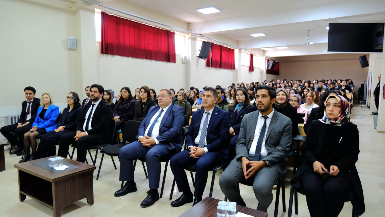GEDİZ SAĞLIK HİZMETLERİ MYO’DA AKADEMİK KURUL VE DEĞERLENDİRME TOPLANTISI GERÇEKLEŞTİRİLDİ