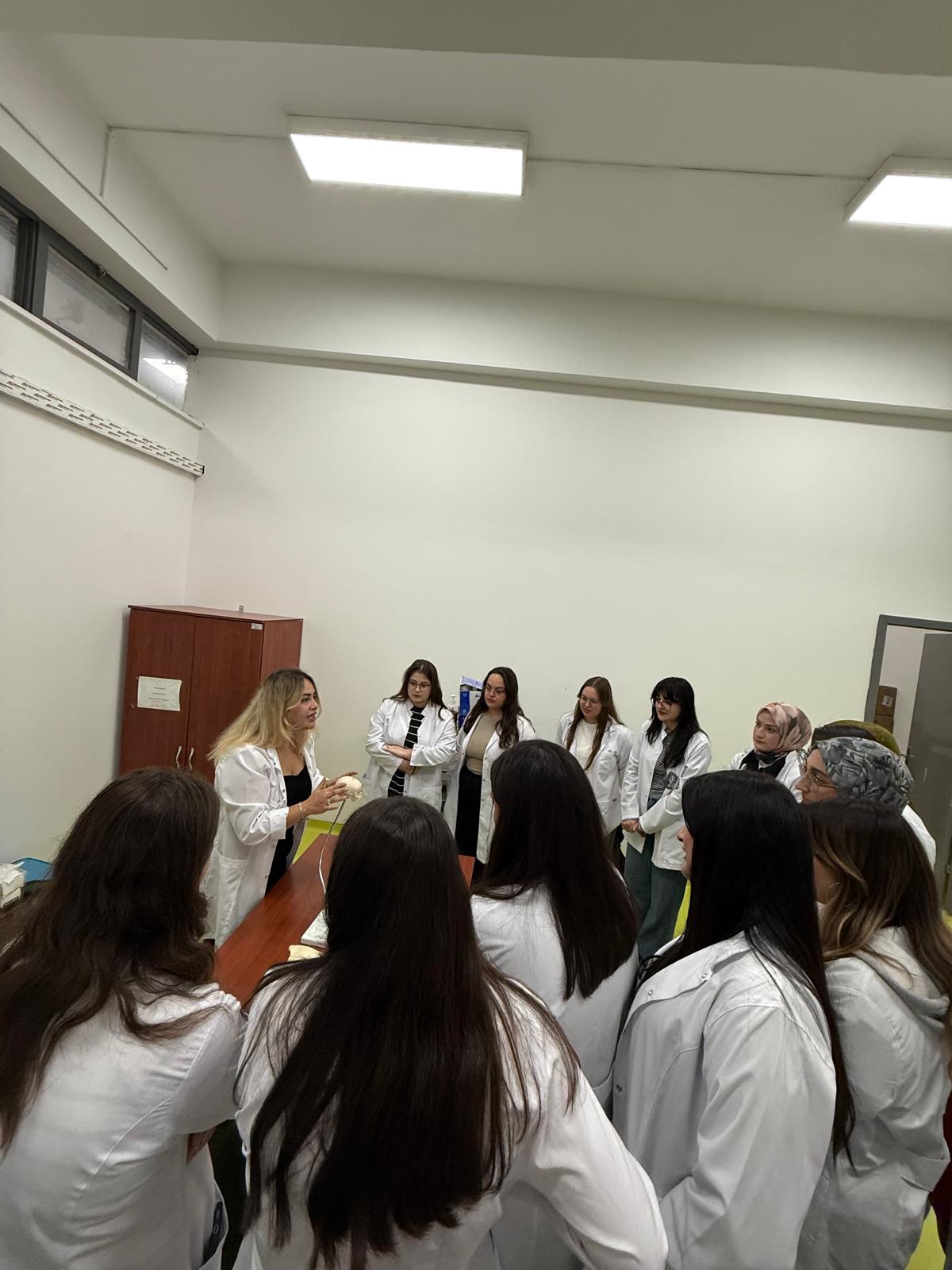 Normal Doğum ve Doğum Sonu Dönem Dersi Şube 1 Öğrencileri ile Laboratuvar Uygulaması Gerçekleştirildi. - 4