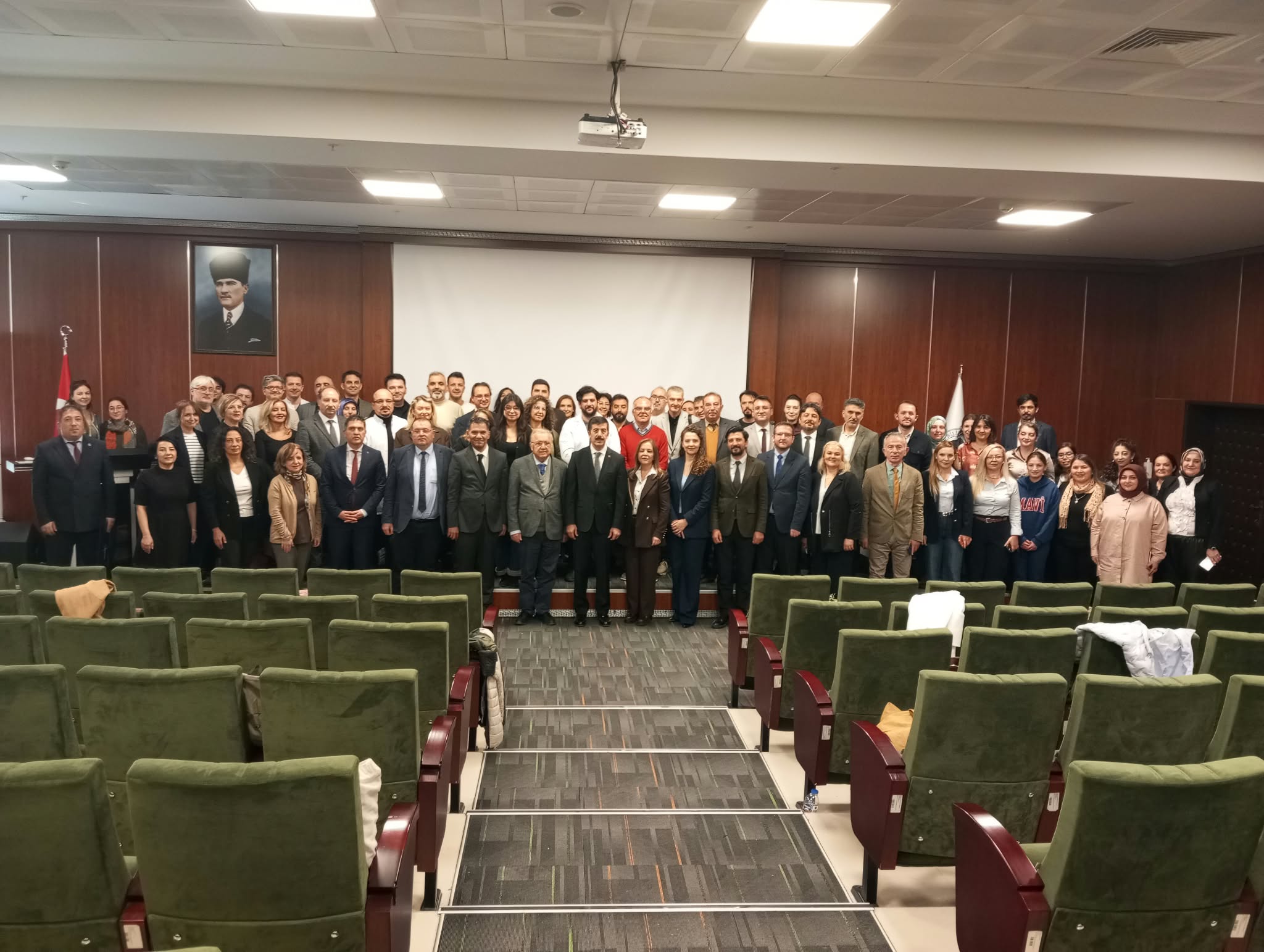 KSBÜ TIP FAKÜLTESİNİN TAM AKREDİTASYON BELGESİ TÖRENLE TAKDİM EDİLDİ